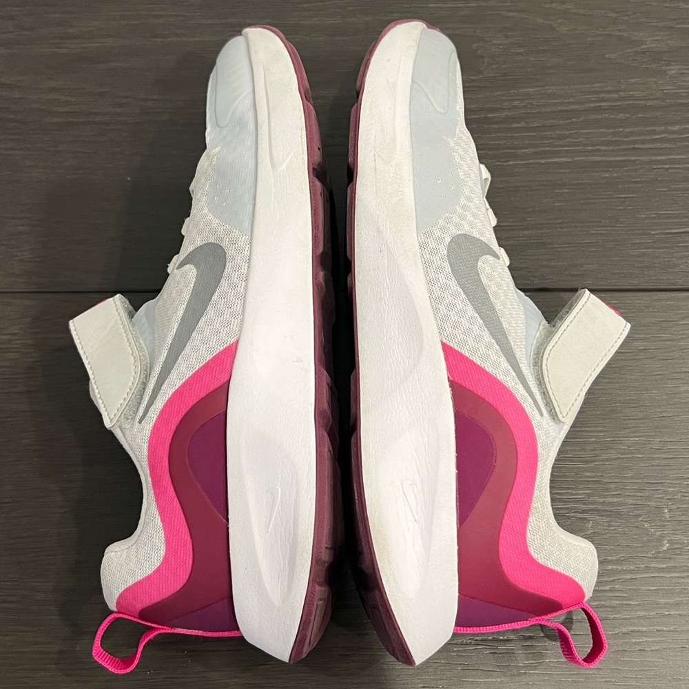 Nike WearAllDay Sneakers - 3Y - Picture 6 of 8